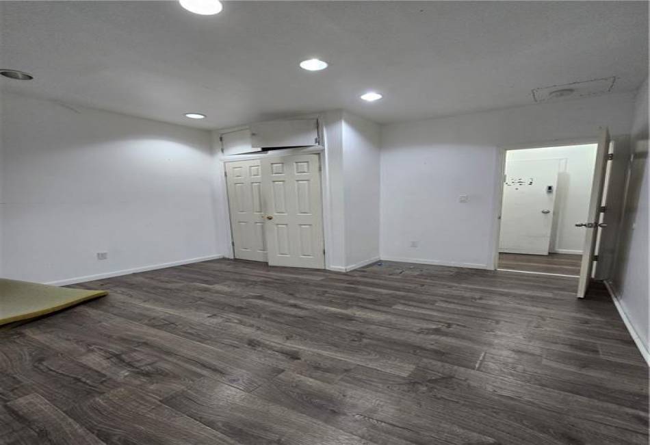 812 Avenue T, Brooklyn, New York 11223, 7 Bedrooms Bedrooms, ,4 BathroomsBathrooms,Residential,For Sale,Avenue T,489083