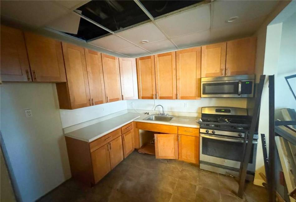 8100 Shore Front Parkway, Far Rockaway, New York 11693, ,Rental,For Sale,Shore Front,489085