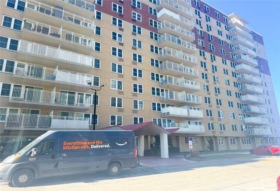 8200 Shore Front Parkway, Far Rockaway, New York 11693, ,Rental,For Sale,Shore Front,489086