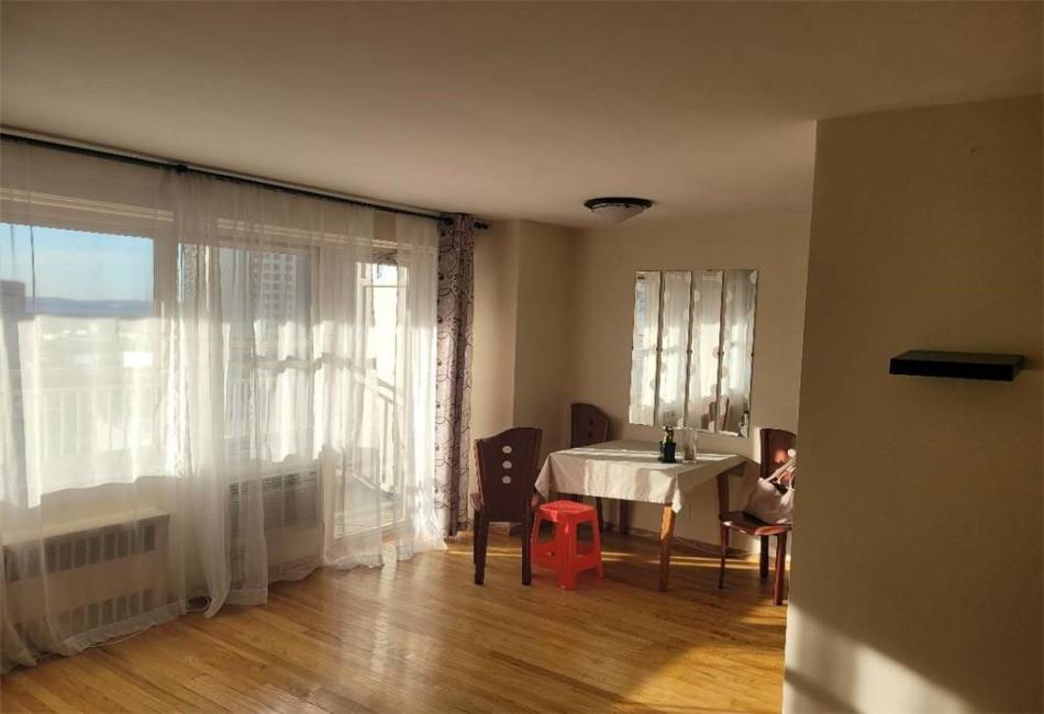 2935 5th Street, Brooklyn, New York 11224, 1 Bedroom Bedrooms, ,1 BathroomBathrooms,Residential,For Sale,5th,489109