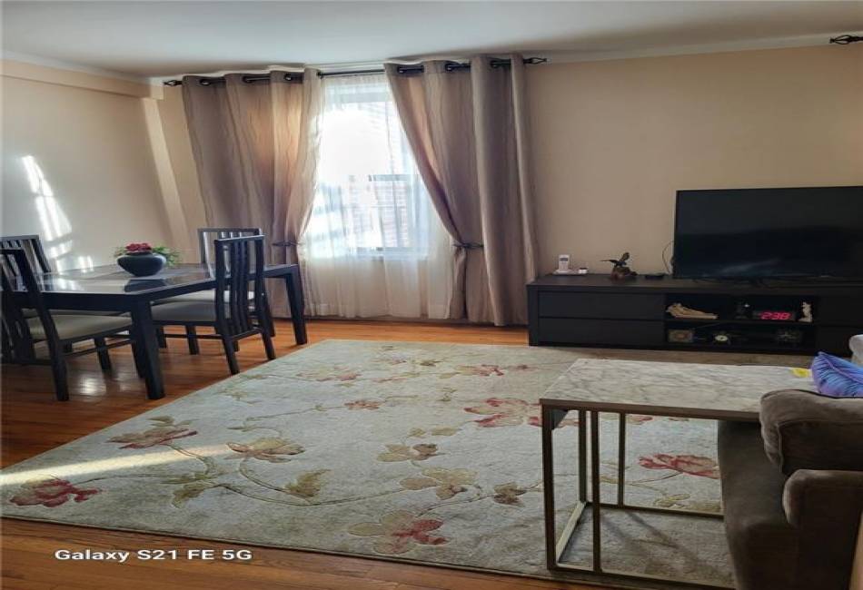 2425 Harring Street, Brooklyn, New York 11235, 2 Bedrooms Bedrooms, ,1 BathroomBathrooms,Residential,For Sale,Harring,489122