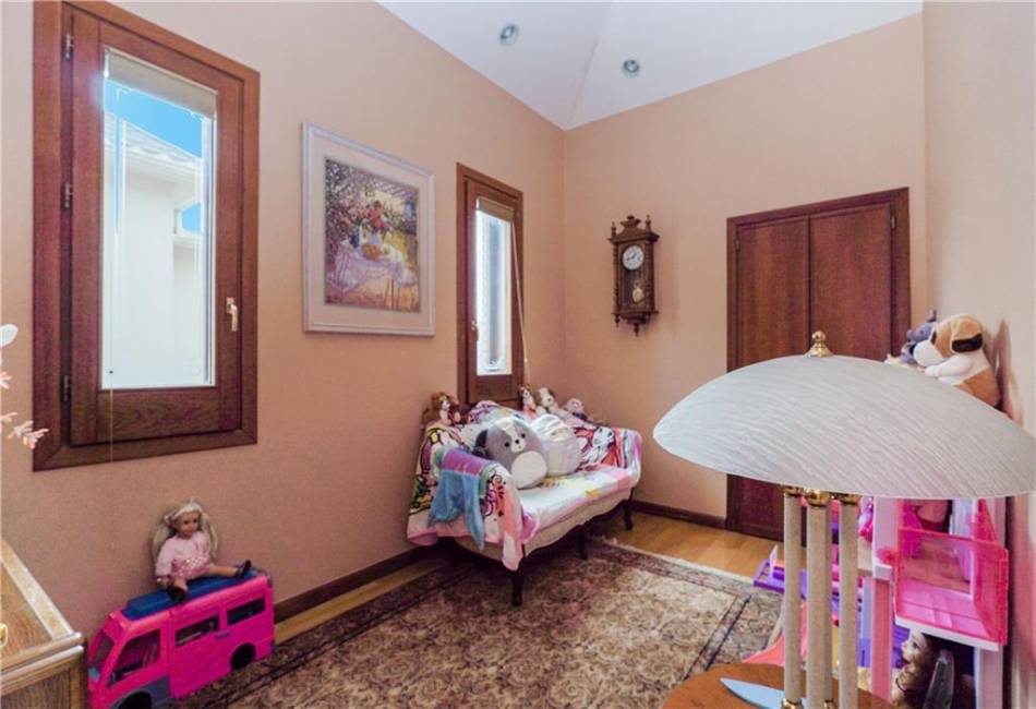 8321 12th Avenue, Brooklyn, New York 11228, 4 Bedrooms Bedrooms, ,5 BathroomsBathrooms,Residential,For Sale,12th,489128