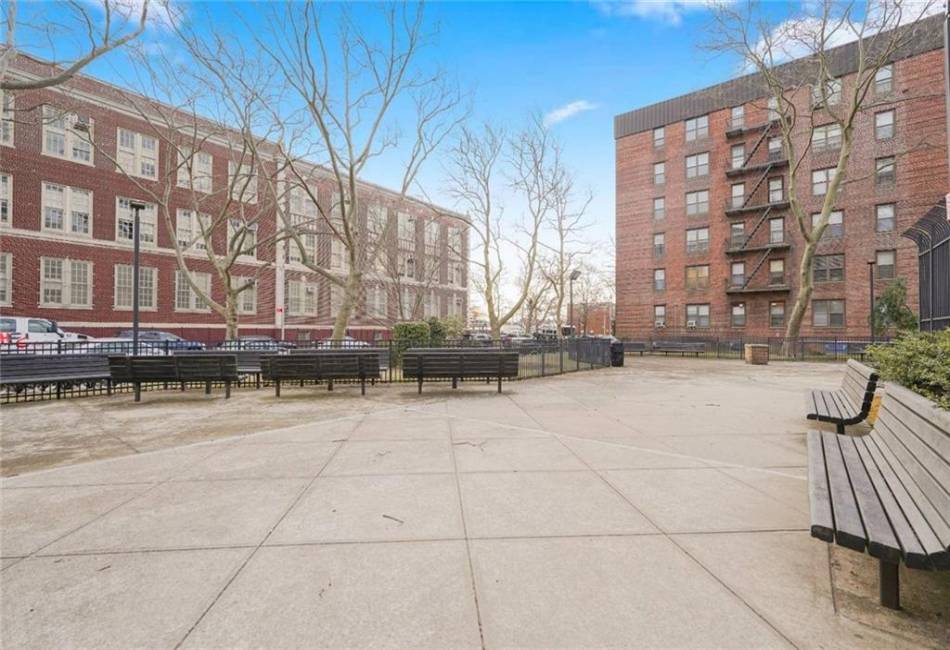 2250 Brigham Street, Brooklyn, New York 11229, 2 Bedrooms Bedrooms, ,1 BathroomBathrooms,Residential,For Sale,Brigham,489147