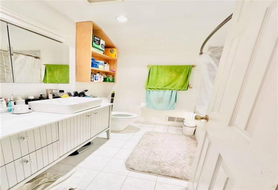 68 Hope Lane, Staten Island, New York 10305, 3 Bedrooms Bedrooms, ,2 BathroomsBathrooms,Residential,For Sale,Hope,489151