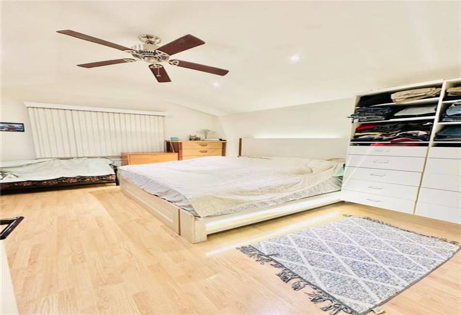 68 Hope Lane, Staten Island, New York 10305, 3 Bedrooms Bedrooms, ,2 BathroomsBathrooms,Residential,For Sale,Hope,489151