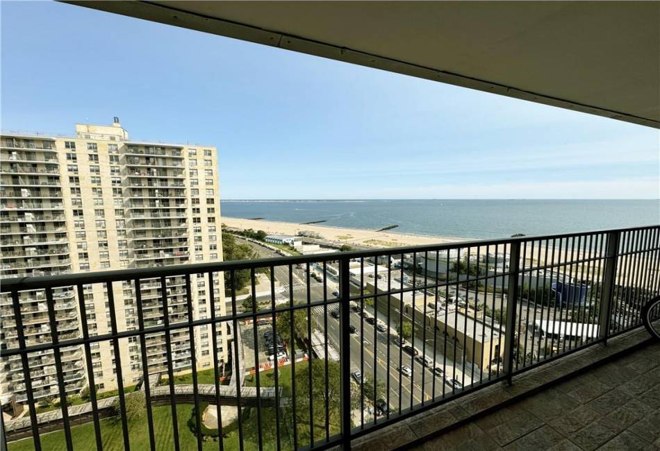 601 Surf Avenue, Brooklyn, New York 11224, 2 Bedrooms Bedrooms, ,1 BathroomBathrooms,Residential,For Sale,Surf,489154