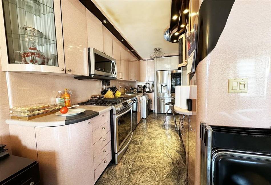 601 Surf Avenue, Brooklyn, New York 11224, 2 Bedrooms Bedrooms, ,1 BathroomBathrooms,Residential,For Sale,Surf,489154
