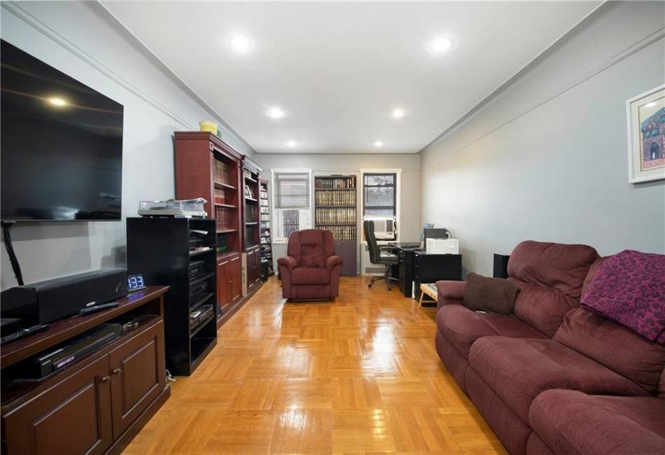 1171 Ocean Parkway, Brooklyn, New York 11230, 1 Bedroom Bedrooms, ,1 BathroomBathrooms,Residential,For Sale,Ocean,489156