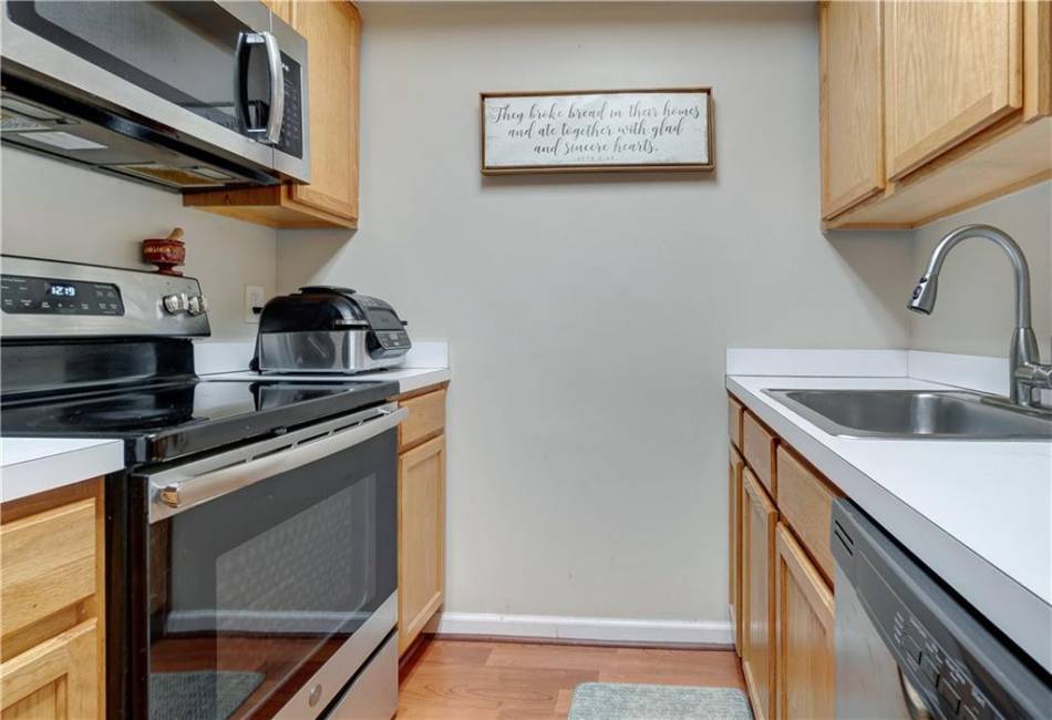 260 Beach 81st Street, Rockaway Beach, New York 11693, 1 Bedroom Bedrooms, ,1 BathroomBathrooms,Residential,For Sale,Beach 81st,489157