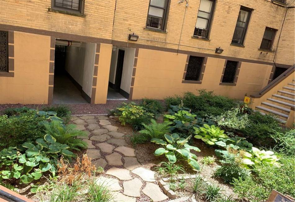 1912 Avenue H, Brooklyn, New York 11230, 2 Bedrooms Bedrooms, ,1 BathroomBathrooms,Residential,For Sale,Avenue H,489141