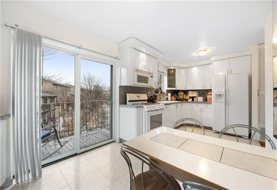42 Narrows Road, Staten Island, New York 10305, 3 Bedrooms Bedrooms, ,3 BathroomsBathrooms,Residential,For Sale,Narrows,489117