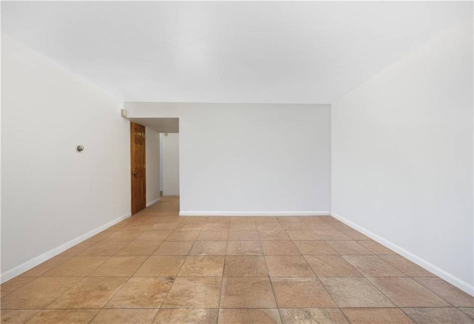 42 Narrows Road, Staten Island, New York 10305, 3 Bedrooms Bedrooms, ,3 BathroomsBathrooms,Residential,For Sale,Narrows,489117