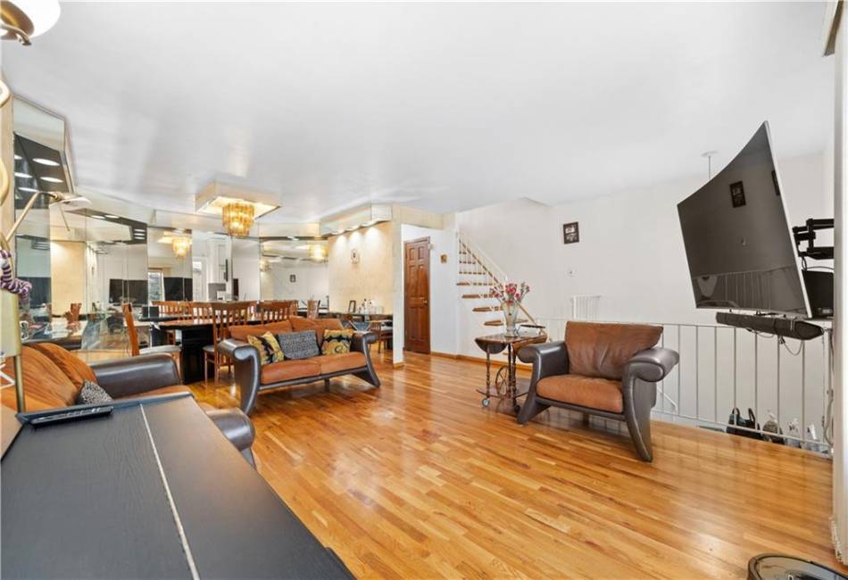 42 Narrows Road, Staten Island, New York 10305, 3 Bedrooms Bedrooms, ,3 BathroomsBathrooms,Residential,For Sale,Narrows,489117