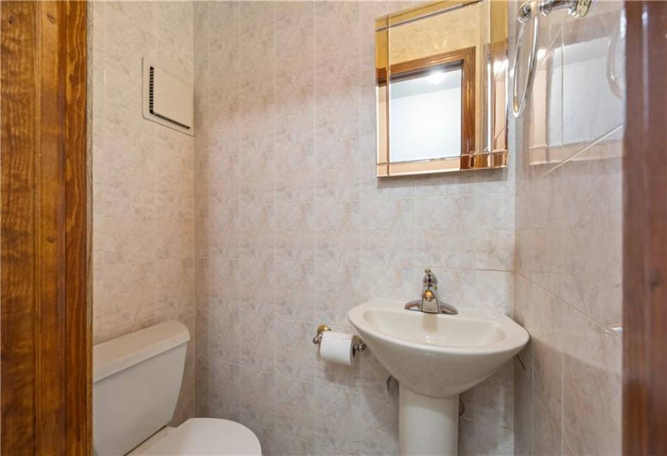 42 Narrows Road, Staten Island, New York 10305, 3 Bedrooms Bedrooms, ,3 BathroomsBathrooms,Residential,For Sale,Narrows,489117