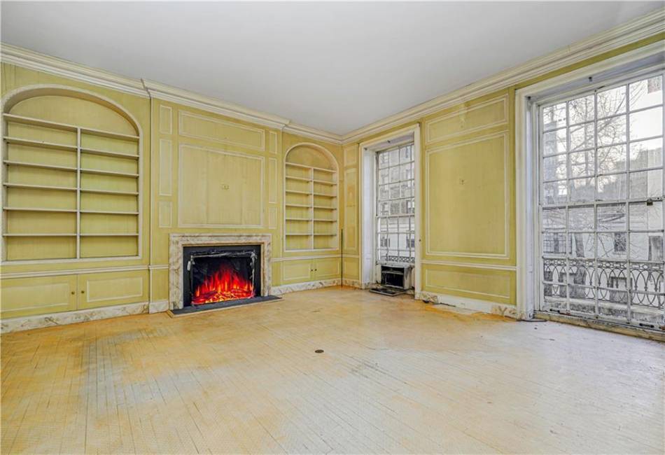 120 80th Street, New York, New York 10075, 2 Bedrooms Bedrooms, ,2 BathroomsBathrooms,Residential,For Sale,80th,489126