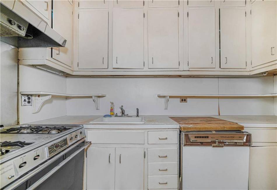 120 80th Street, New York, New York 10075, 2 Bedrooms Bedrooms, ,2 BathroomsBathrooms,Residential,For Sale,80th,489126