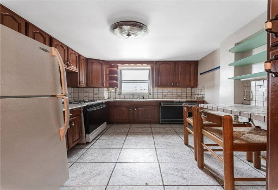 1580 13th Street, Brooklyn, New York 11230, 2 Bedrooms Bedrooms, ,2 BathroomsBathrooms,Residential,For Sale,13th,489162