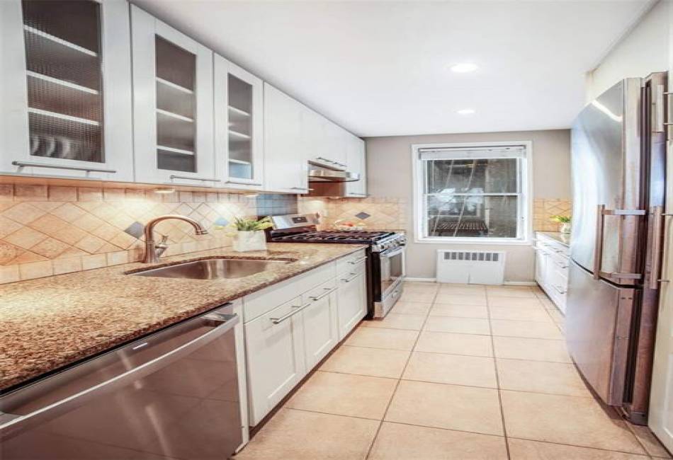 9801 Shore Road, Brooklyn, New York 11209, 2 Bedrooms Bedrooms, ,1 BathroomBathrooms,Residential,For Sale,Shore,489133