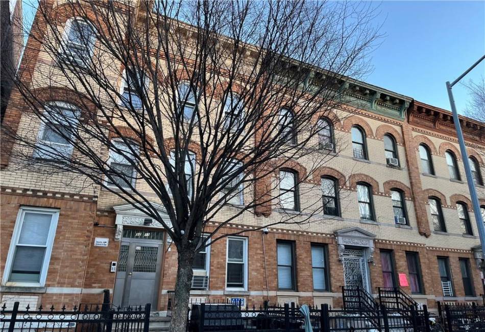 32-15 48th Street, Astoria, New York 11103, 18 Bedrooms Bedrooms, ,6 BathroomsBathrooms,Residential,For Sale,48th,489183