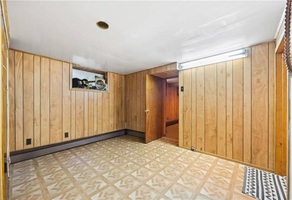 352 92nd Street, Brooklyn, New York 11209, 7 Bedrooms Bedrooms, ,2 BathroomsBathrooms,Residential,For Sale,92nd,489150