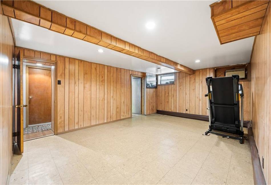 352 92nd Street, Brooklyn, New York 11209, 7 Bedrooms Bedrooms, ,2 BathroomsBathrooms,Residential,For Sale,92nd,489150