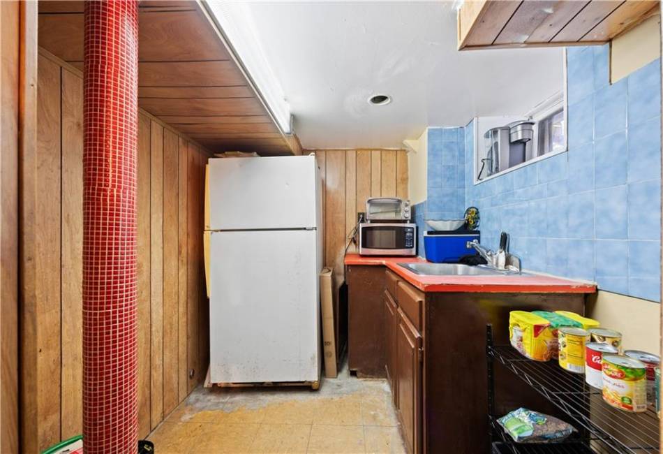 352 92nd Street, Brooklyn, New York 11209, 7 Bedrooms Bedrooms, ,2 BathroomsBathrooms,Residential,For Sale,92nd,489150