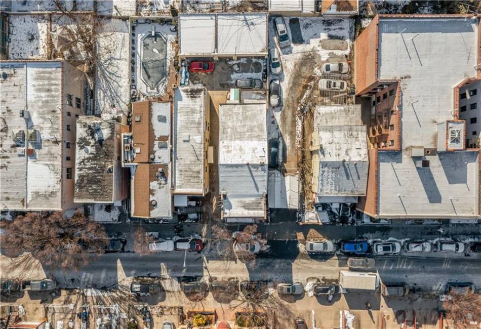 352 92nd Street, Brooklyn, New York 11209, 7 Bedrooms Bedrooms, ,2 BathroomsBathrooms,Residential,For Sale,92nd,489150