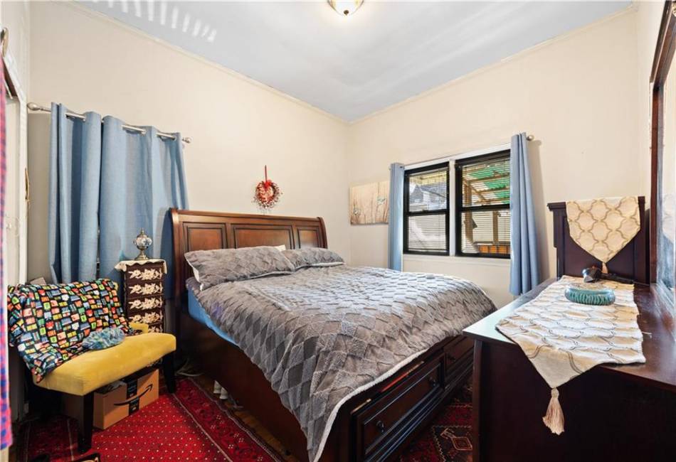 352 92nd Street, Brooklyn, New York 11209, 7 Bedrooms Bedrooms, ,2 BathroomsBathrooms,Residential,For Sale,92nd,489150