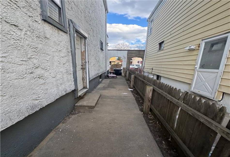 134-16 232nd Street, Laurelton, New York 11413, 3 Bedrooms Bedrooms, ,2 BathroomsBathrooms,Residential,For Sale,232nd,489185