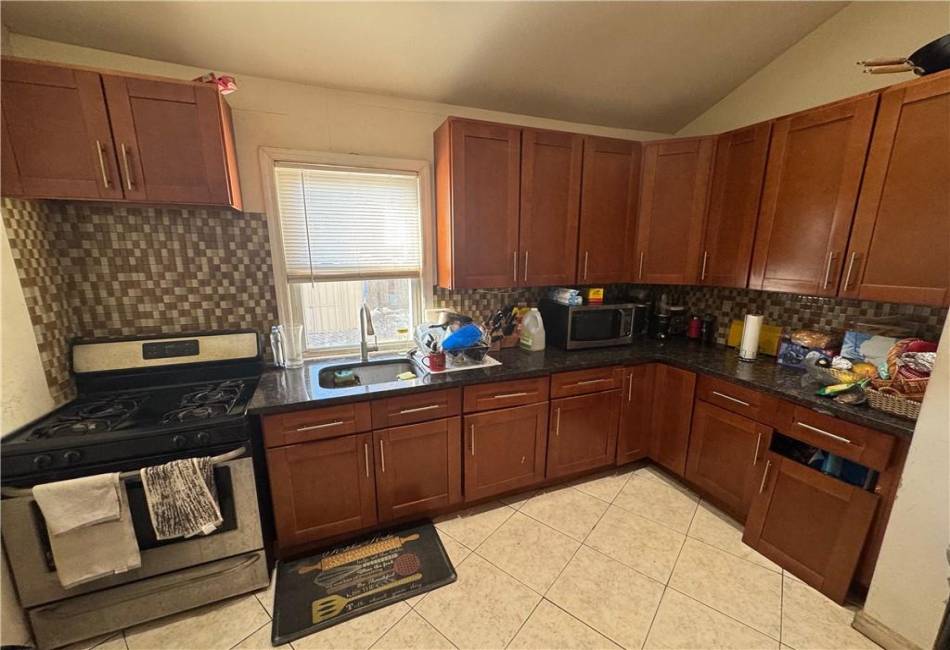 134-16 232nd Street, Laurelton, New York 11413, 3 Bedrooms Bedrooms, ,2 BathroomsBathrooms,Residential,For Sale,232nd,489185