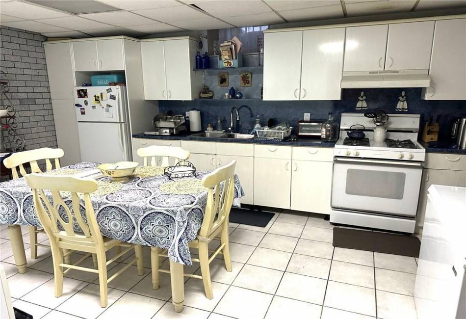 1016 84th Street, Brooklyn, New York 11228, 3 Bedrooms Bedrooms, ,Residential,For Sale,84th,489193