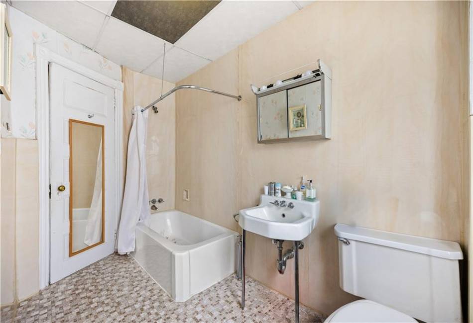 6415 15th Avenue, Brooklyn, New York 11219, 3 Bedrooms Bedrooms, ,2 BathroomsBathrooms,Residential,For Sale,15th,489175