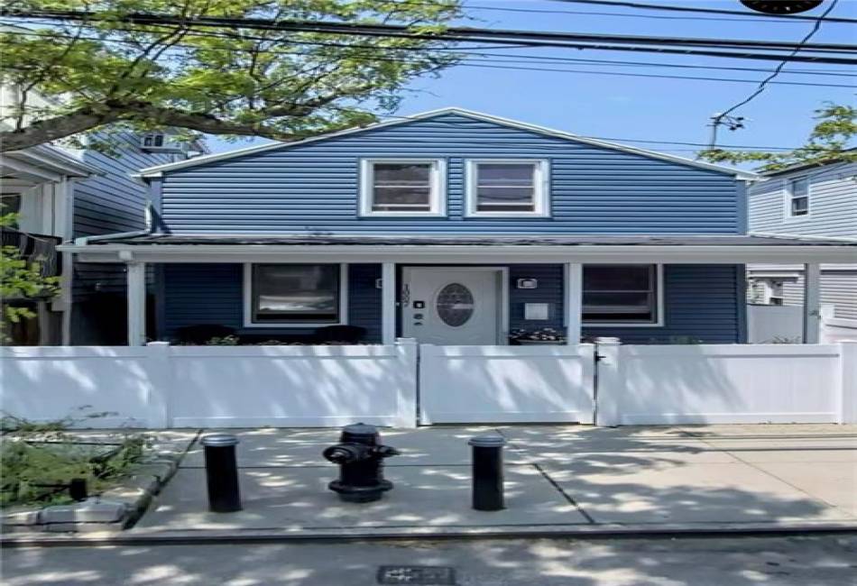 1007 Cross Bay Boulevard, Broad Channel, New York 11693, 3 Bedrooms Bedrooms, ,2 BathroomsBathrooms,Residential,For Sale,Cross Bay,489203