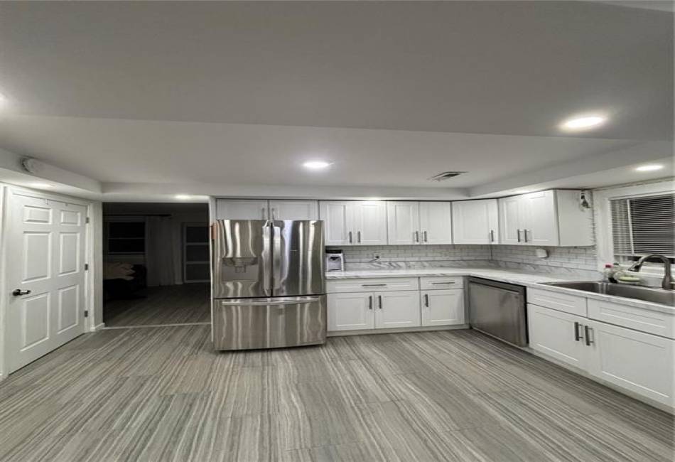 1007 Cross Bay Boulevard, Broad Channel, New York 11693, 3 Bedrooms Bedrooms, ,2 BathroomsBathrooms,Residential,For Sale,Cross Bay,489203