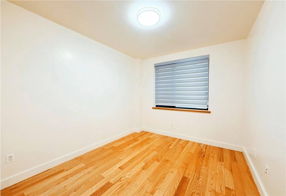 42-22 Crescent Street, Long Island City, New York 11101, 1 Bedroom Bedrooms, ,1 BathroomBathrooms,Residential,For Sale,Crescent,489213