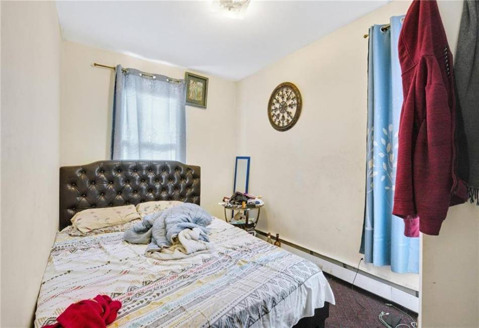 1904 Rockaway Parkway, Brooklyn, New York 11236, 6 Bedrooms Bedrooms, ,3 BathroomsBathrooms,Residential,For Sale,Rockaway,489116