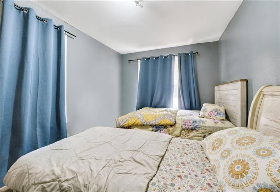 1904 Rockaway Parkway, Brooklyn, New York 11236, 6 Bedrooms Bedrooms, ,3 BathroomsBathrooms,Residential,For Sale,Rockaway,489116
