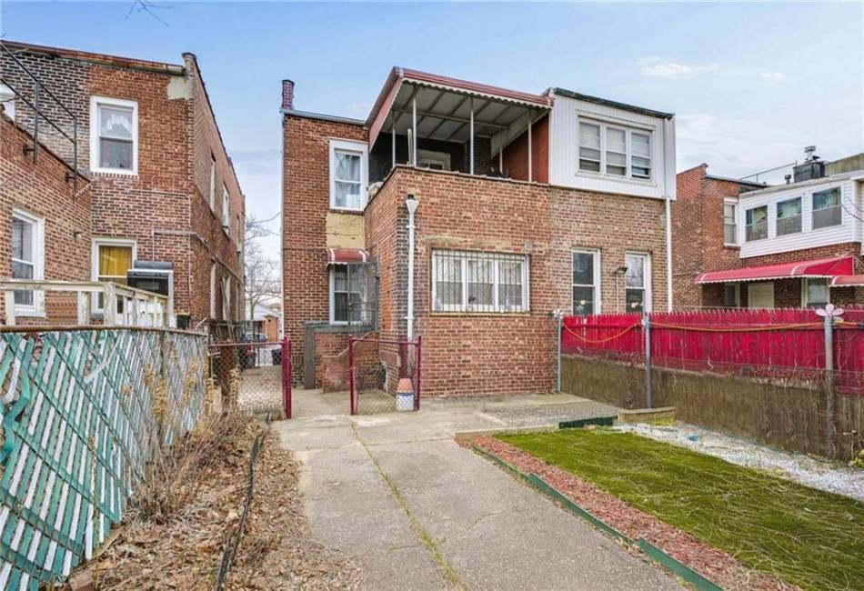 1904 Rockaway Parkway, Brooklyn, New York 11236, 6 Bedrooms Bedrooms, ,3 BathroomsBathrooms,Residential,For Sale,Rockaway,489116