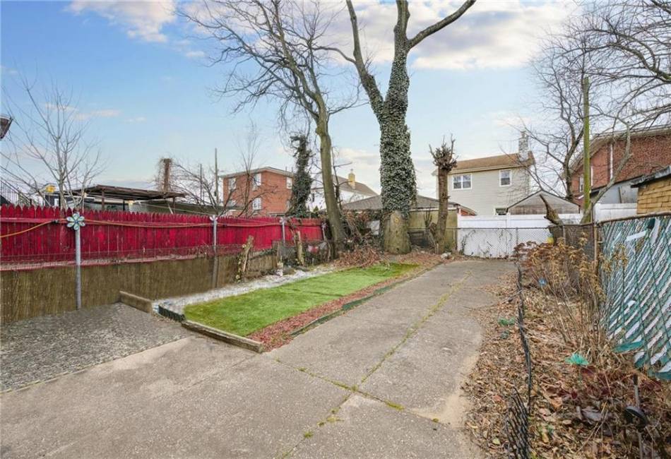 1904 Rockaway Parkway, Brooklyn, New York 11236, 6 Bedrooms Bedrooms, ,3 BathroomsBathrooms,Residential,For Sale,Rockaway,489116