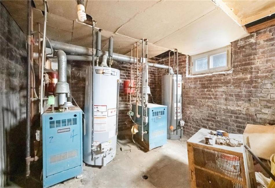 1904 Rockaway Parkway, Brooklyn, New York 11236, 6 Bedrooms Bedrooms, ,3 BathroomsBathrooms,Residential,For Sale,Rockaway,489116