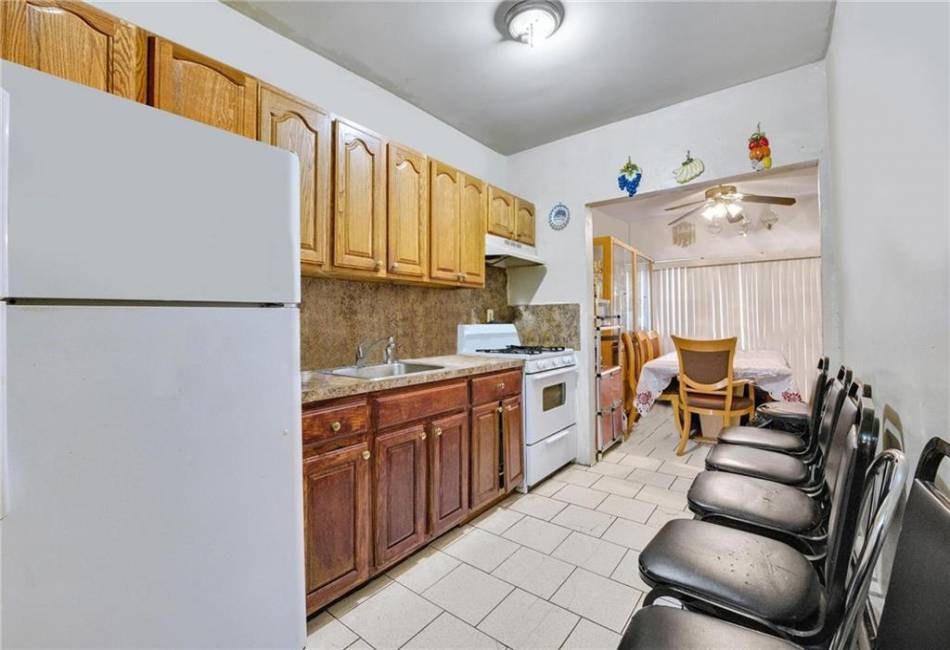 1904 Rockaway Parkway, Brooklyn, New York 11236, 6 Bedrooms Bedrooms, ,3 BathroomsBathrooms,Residential,For Sale,Rockaway,489116
