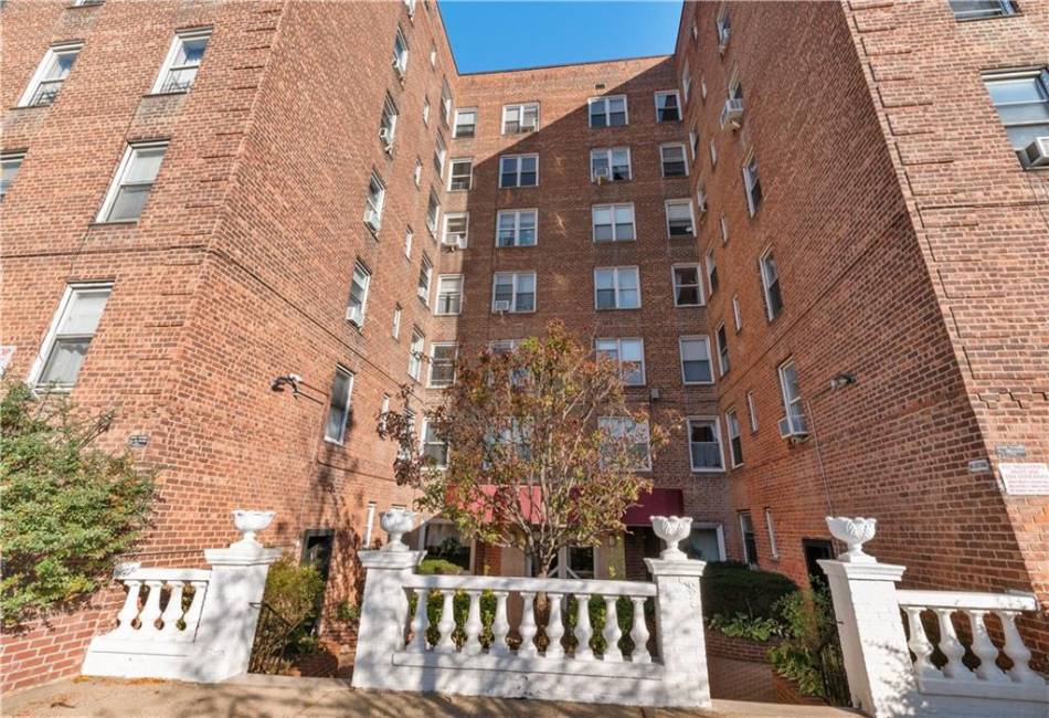 2525 Nostrand Avenue, Brooklyn, New York 11210, 2 Bedrooms Bedrooms, ,1.5 BathroomsBathrooms,Residential,For Sale,Nostrand,489215
