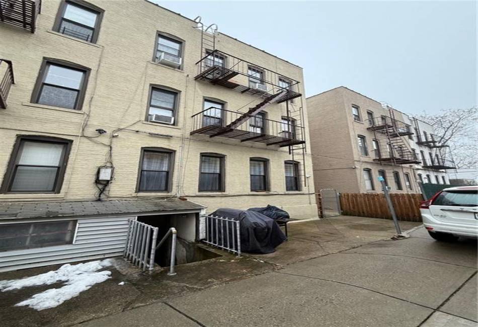 2319 Avenue Z, Brooklyn, New York 11235, 11 Bedrooms Bedrooms, ,6 BathroomsBathrooms,Residential,For Sale,Avenue Z,489220