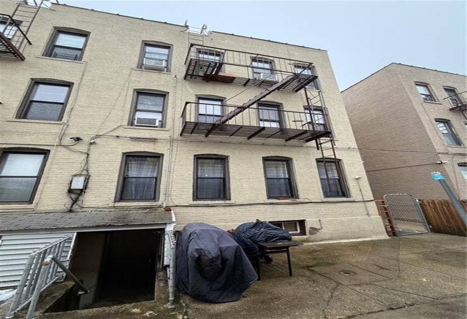 2319 Avenue Z, Brooklyn, New York 11235, 11 Bedrooms Bedrooms, ,6 BathroomsBathrooms,Residential,For Sale,Avenue Z,489220