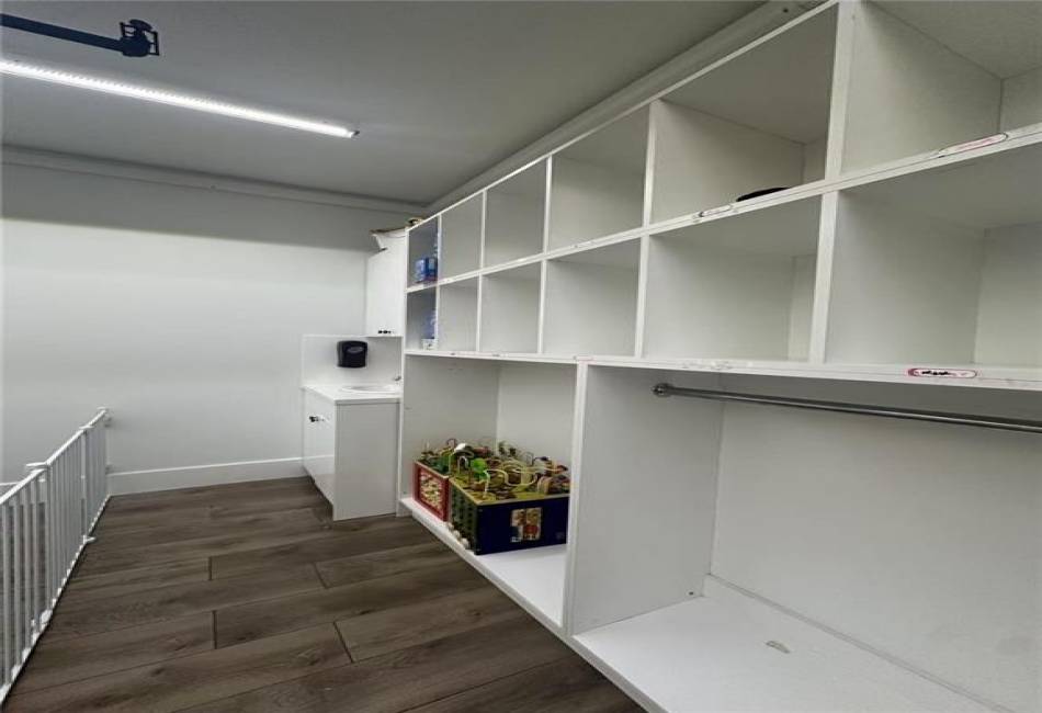 116 Avenue U, Brooklyn, New York 11223, ,Rental,For Sale,Avenue U,489222