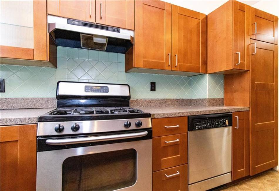 267 Legion Street, Brooklyn, New York 11212, 6 Bedrooms Bedrooms, ,3 BathroomsBathrooms,Residential,For Sale,Legion,489226