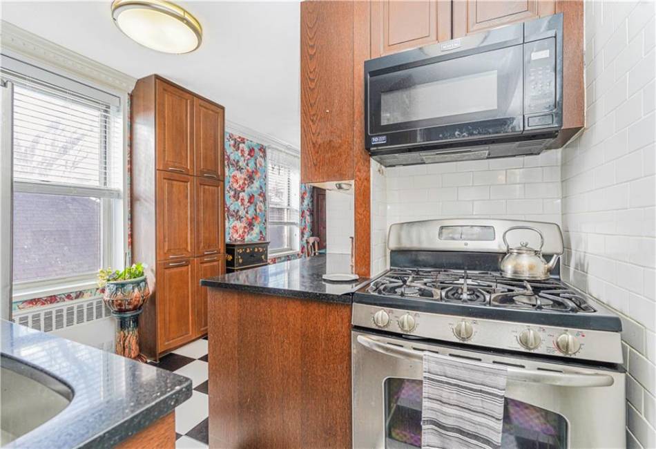 50 Fort Place, Staten Island, New York 10301, 3 Bedrooms Bedrooms, ,2 BathroomsBathrooms,Residential,For Sale,Fort,489269