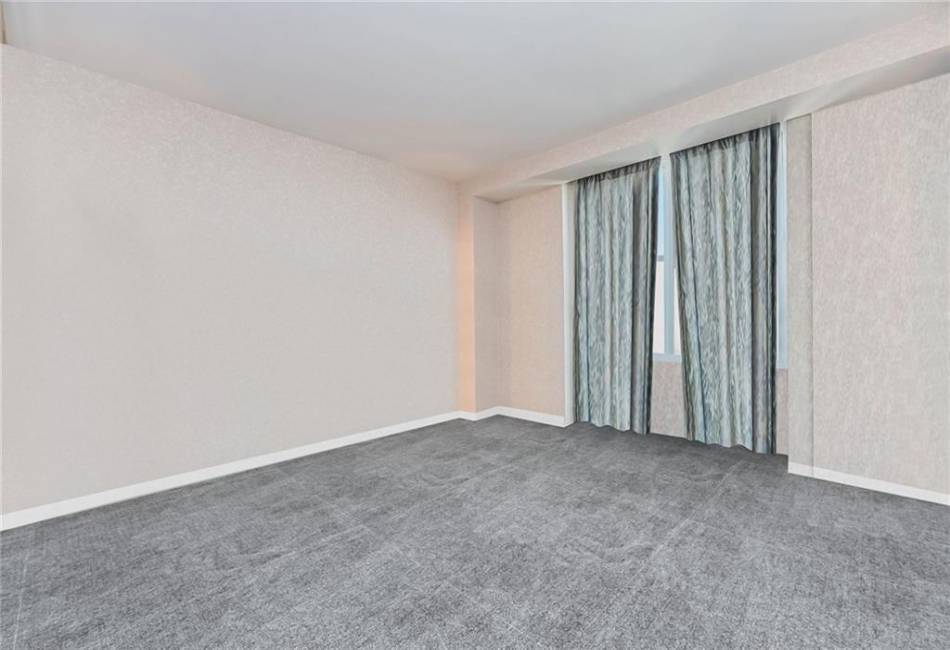 135 Oceana Drive, Brooklyn, New York 11235, 3 Bedrooms Bedrooms, ,3 BathroomsBathrooms,Residential,For Sale,Oceana,489275