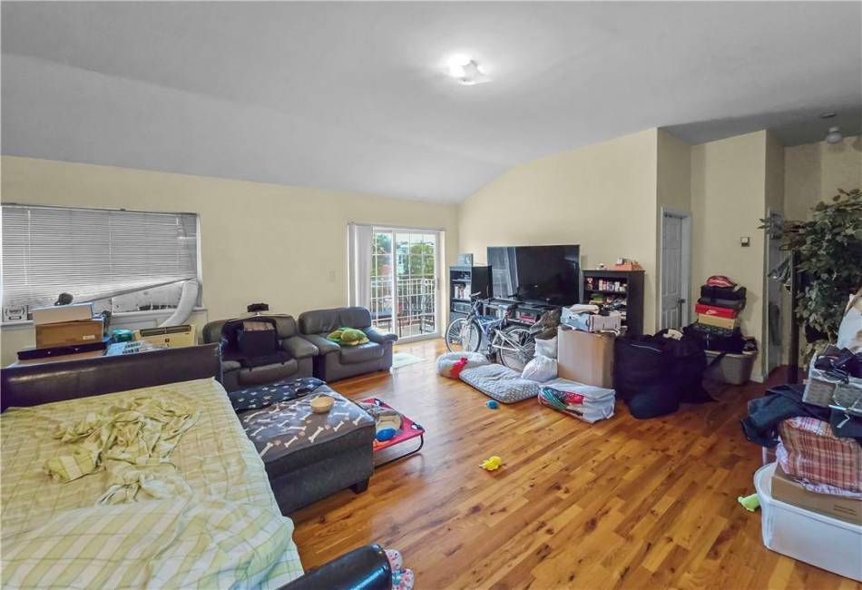 2737 Lawton Avenue, Bronx, New York 10465, 6 Bedrooms Bedrooms, ,4 BathroomsBathrooms,Residential,For Sale,Lawton,485393