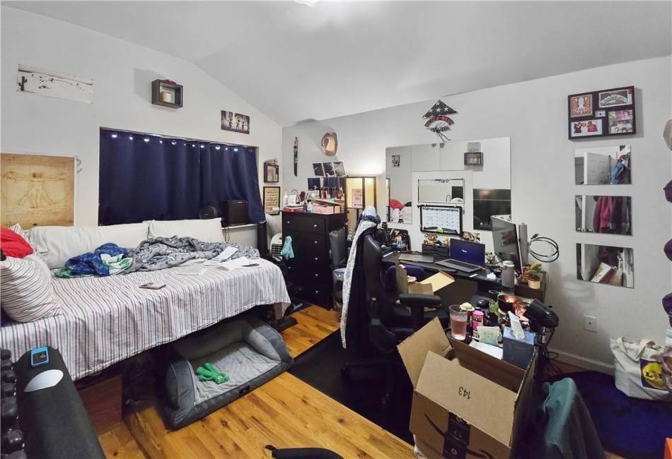 2737 Lawton Avenue, Bronx, New York 10465, 6 Bedrooms Bedrooms, ,4 BathroomsBathrooms,Residential,For Sale,Lawton,485393